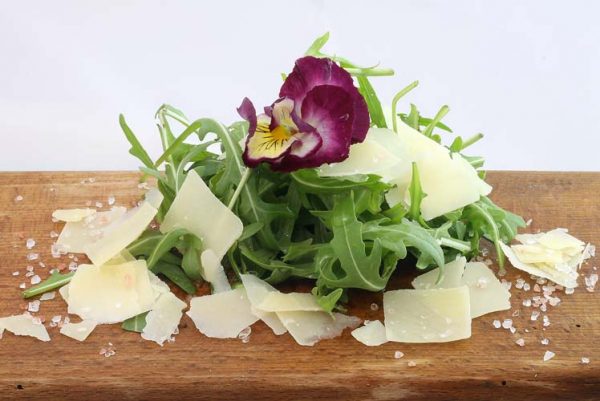 Rucola Parmezaanse kaas salade