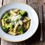 Uiensoep met tortellini