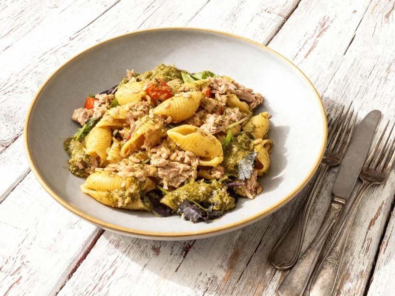 Pasta met tonijn en pesto