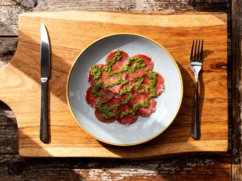 Carpaccio met eigen dressing
