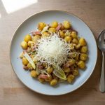 Spaghetti avocado carbonara