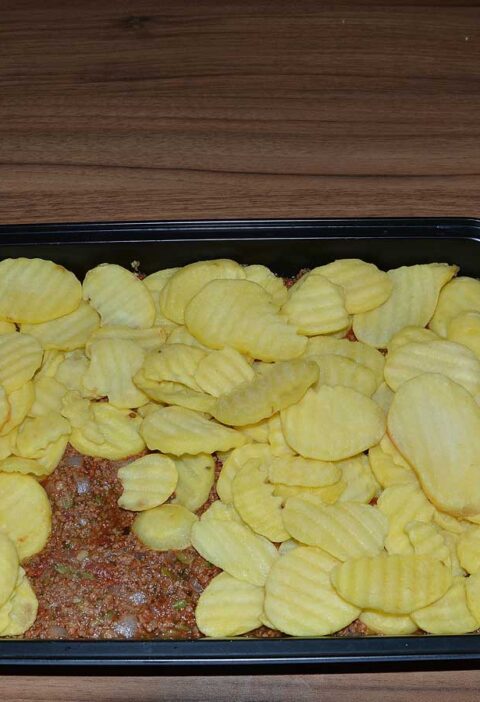 Een bakblik met Italiaanse Ovenschotel.