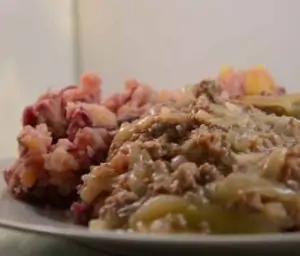 Stamppot rode kool met gehakthachee