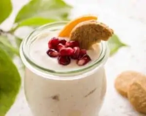 Yoghurt met Perzik en Granaatappelpitjes