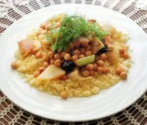 Couscous met kikkererwten, venkel en Marokkaanse kruiden