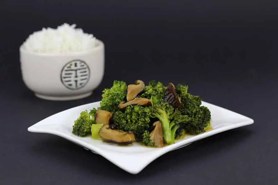 Geroerbakte broccoli en oesterzwammen