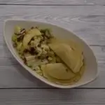 Gebakken rijst met kip en courgette