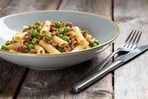 Pasta met gehakt en kapucijners