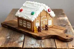 Peperkoekhuis van biscuit