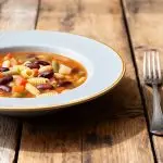 Yoghurtshake met rode vruchten