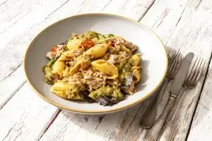 Pasta met tonijn en pesto