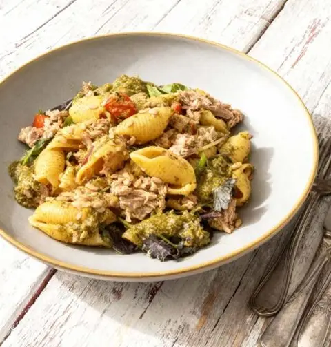 Pasta met tonijn en pesto