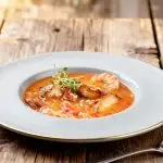 Farfalle met gehakt en tomaten-mascarponesaus