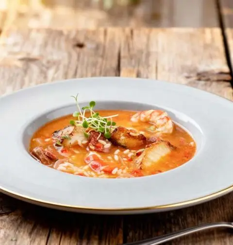 Tomaten-visoep met rijst