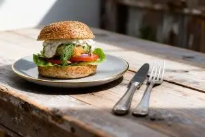 Visburger met tartaarsaus