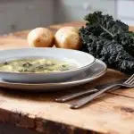 Gebakken rijst met kip en courgette