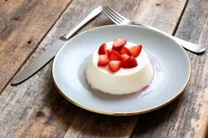 Panna cotta met aardbei