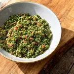 Gebakken rijst met kip en courgette