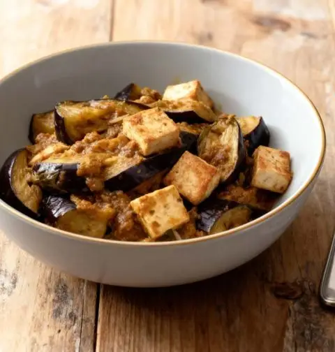 Aubergine-Tofucurry