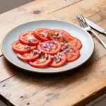 Broodje met kip, bacon, kaas en ei