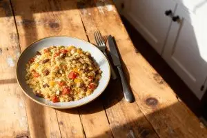 Couscous met kikkererwten, venkel en Marokkaanse kruiden