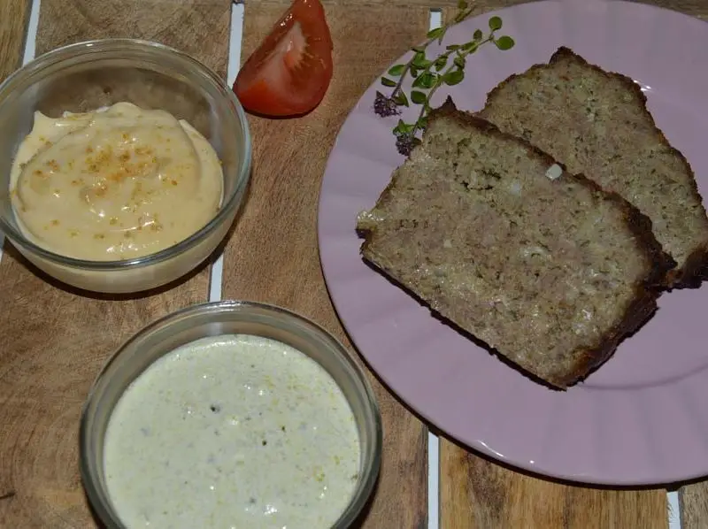 Gehaktbrood pesto met basilicumsaus