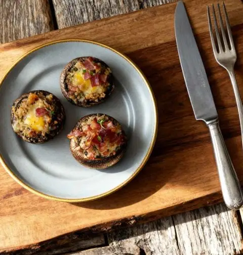 Gevulde champignons met spekjes