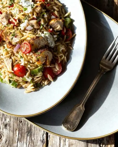 Orzo salade met kip