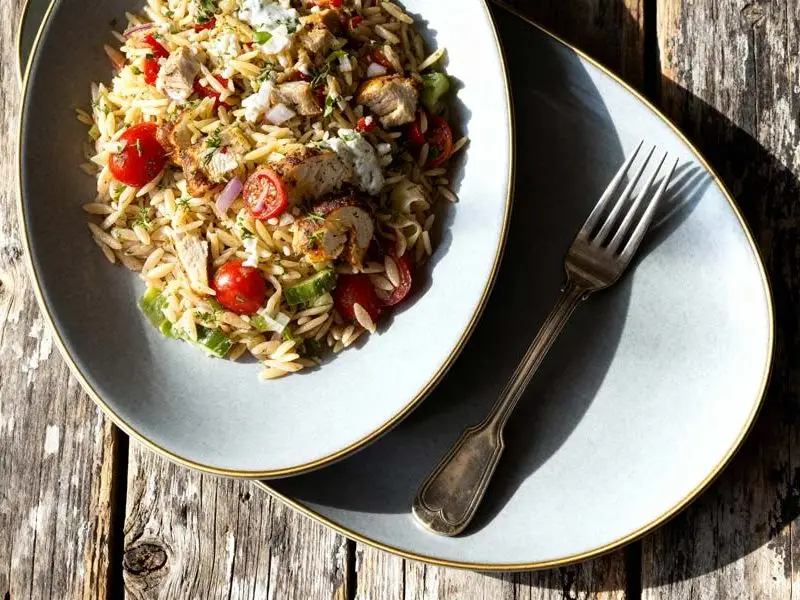 Orzo salade met kip