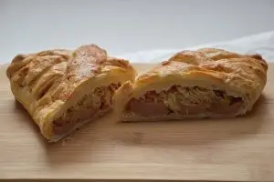 Zuurkoolstrudel met rookworst