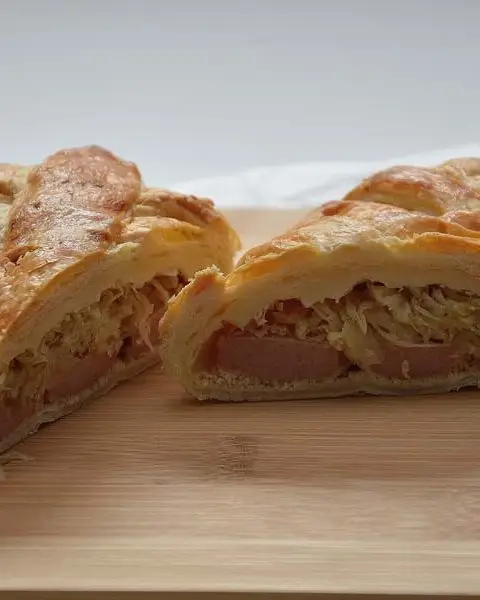 Zuurkoolstrudel met rookworst