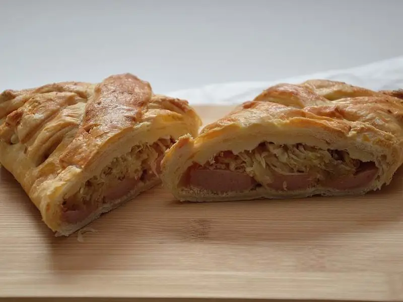Zuurkoolstrudel met rookworst