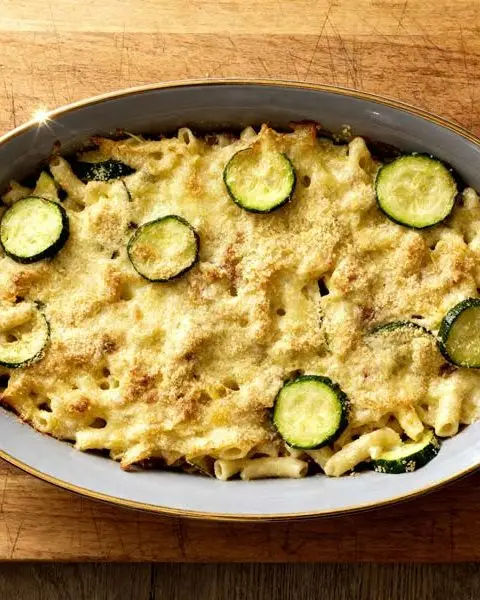 Macaronigratin met courgette